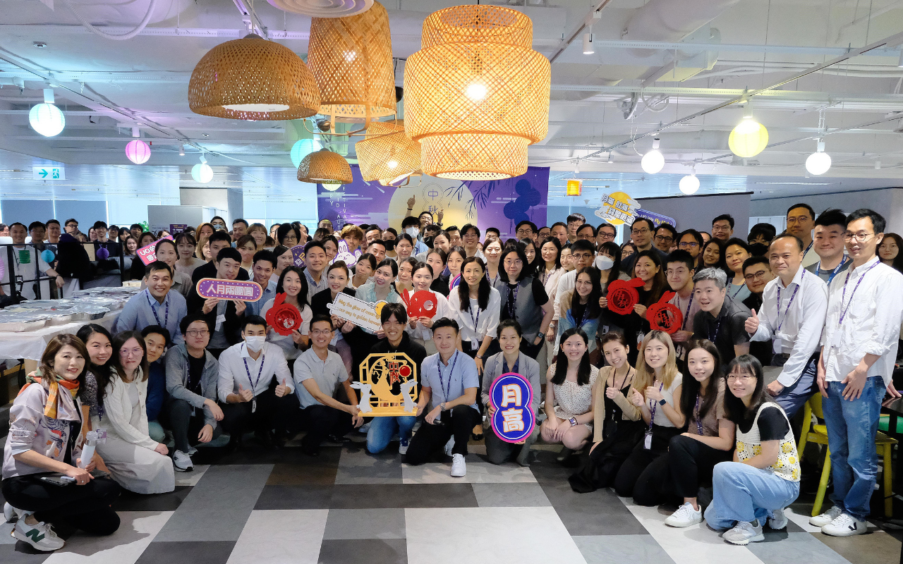 9_mid-autumn-festival-group-photo