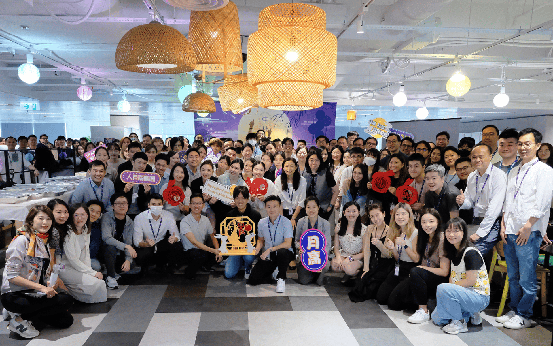 9_mid-autumn-festival-group-photo
